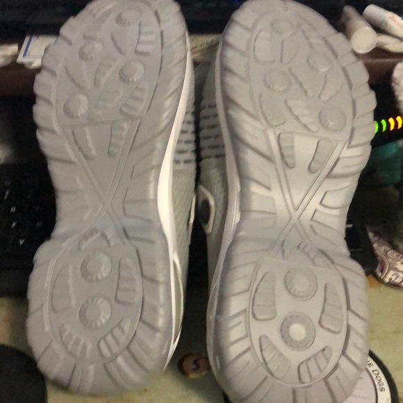 shoes - Picture 3 of 3